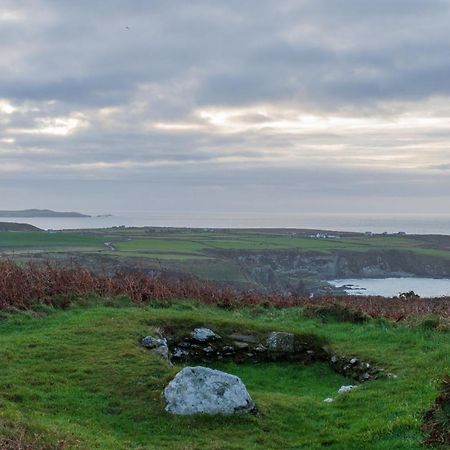 Sea And Mountain View Luxury Glamping Pods Heated Hotel Holyhead Exterior photo